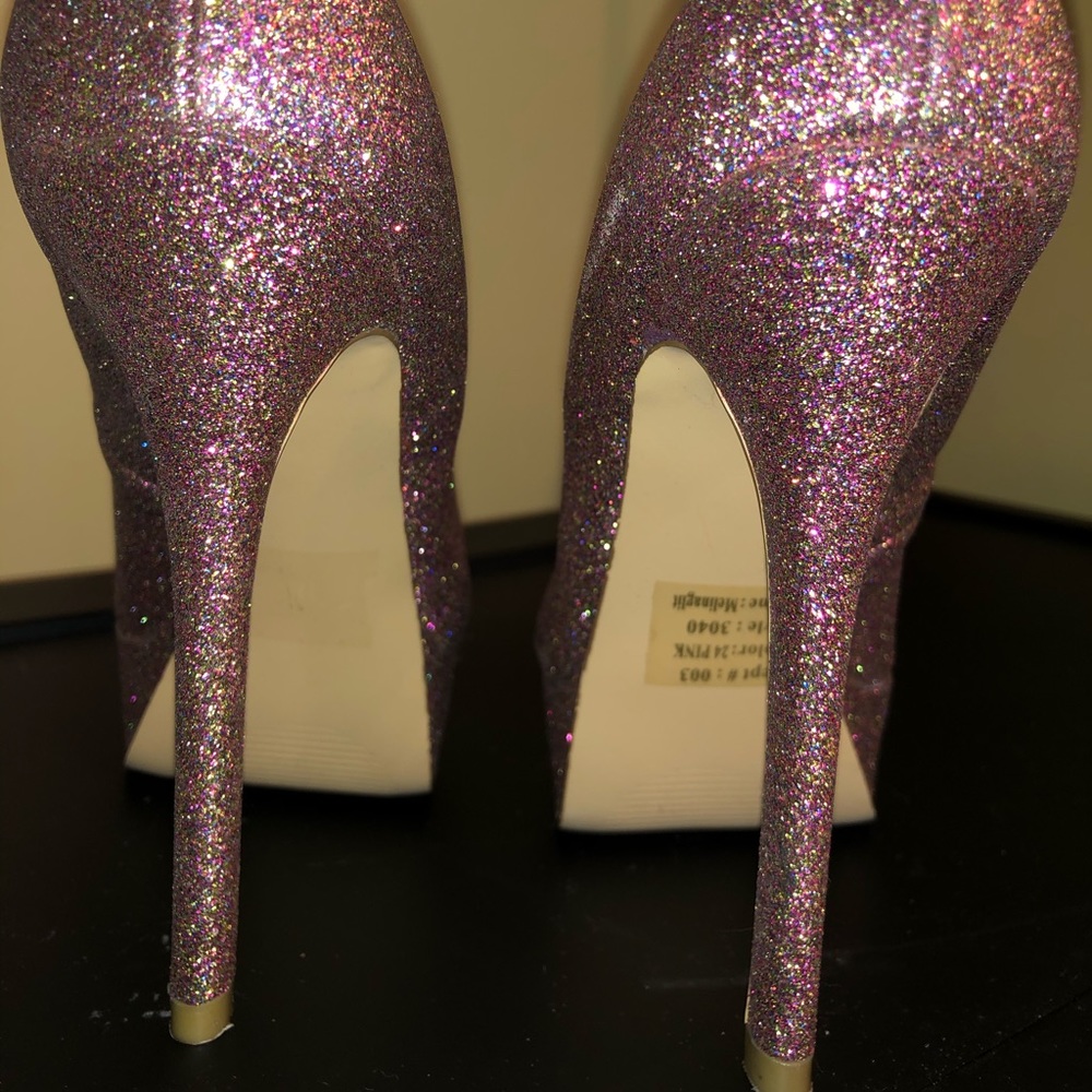 Pumps - Picture 2 of 5